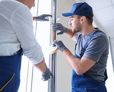 glass repair experts in Ferry Pass, FL