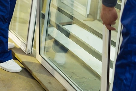 Commercial Glass Repair Technician in Ferry Pass, FL